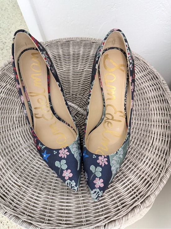 Sam Edelman Shoes - Sam Edelman Navy Floral Pointed Toe Heels